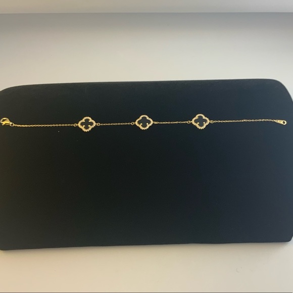 18k Onyx Clover Bracelet - Picture 10 of 12